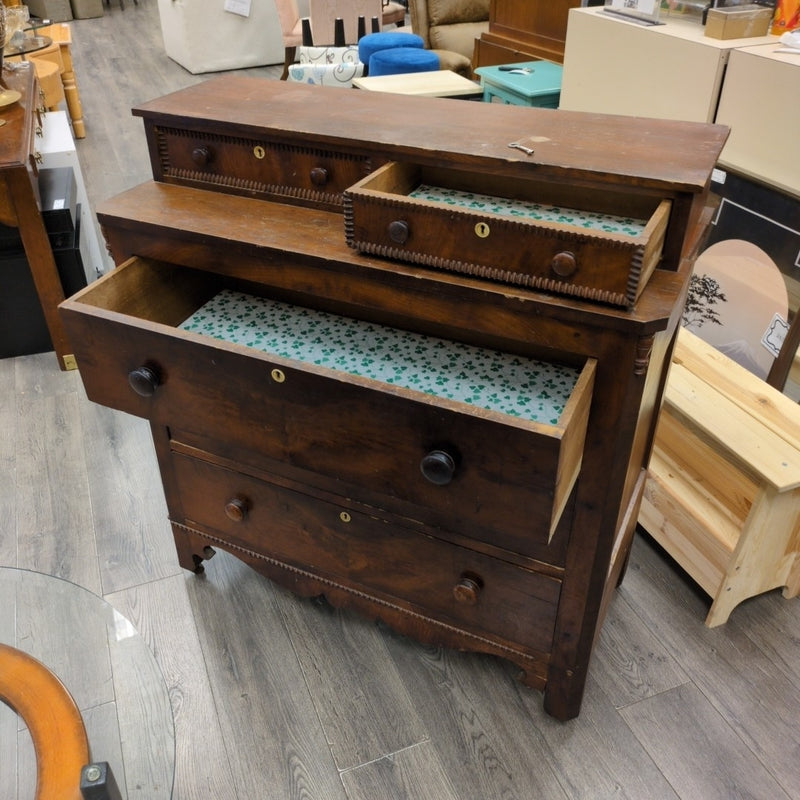 ANTIQUE WOOD 3-DRAWER DRESSER