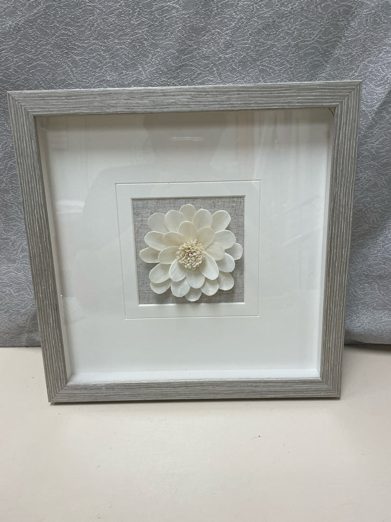 WHITE FLORAL PIC