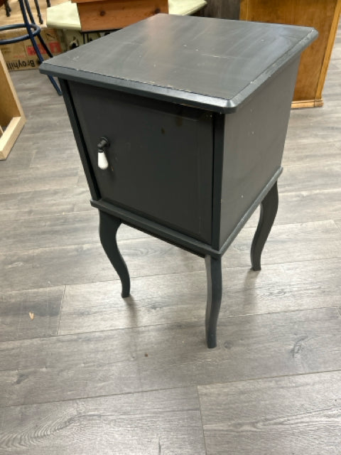 GREY SIDE TABLE W/CABINET