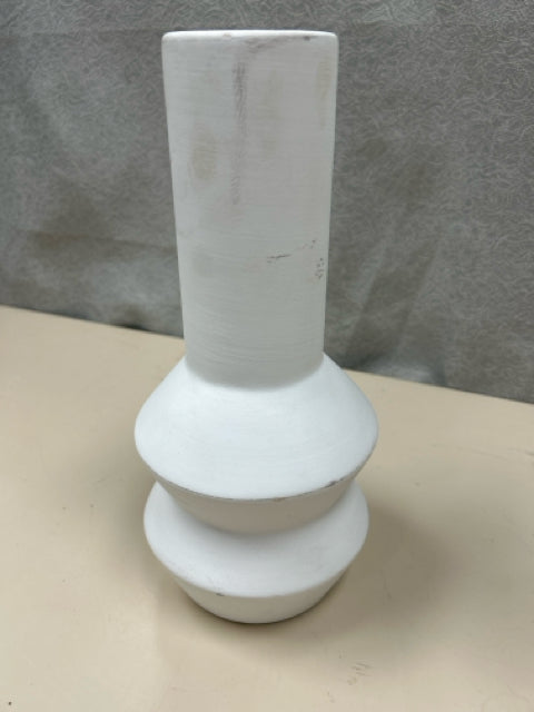 WHITE CERAMIC VASE