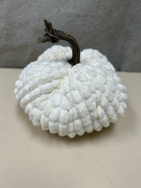WHITE CLOTH PUMPKIN