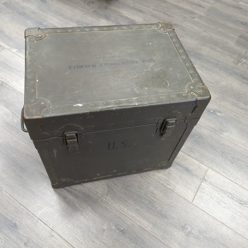 US MILITARY VINTAGE BOX