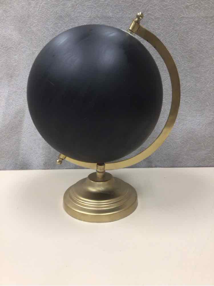BLACK GLOBE W/GOLD STAND