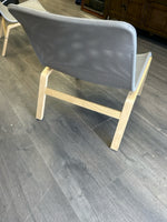 "NOLMYRA" GRAY MESH W/WOOD CHAIR