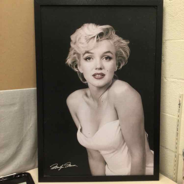 FRAMED MARILYN MONROE PHOTOGRAPH