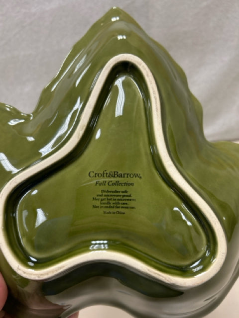 GREEN CERAMIC LEAF DISH