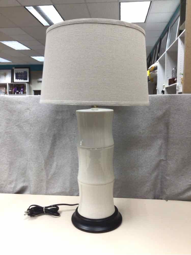 WHITE BAMBOO SHAPE LAMP