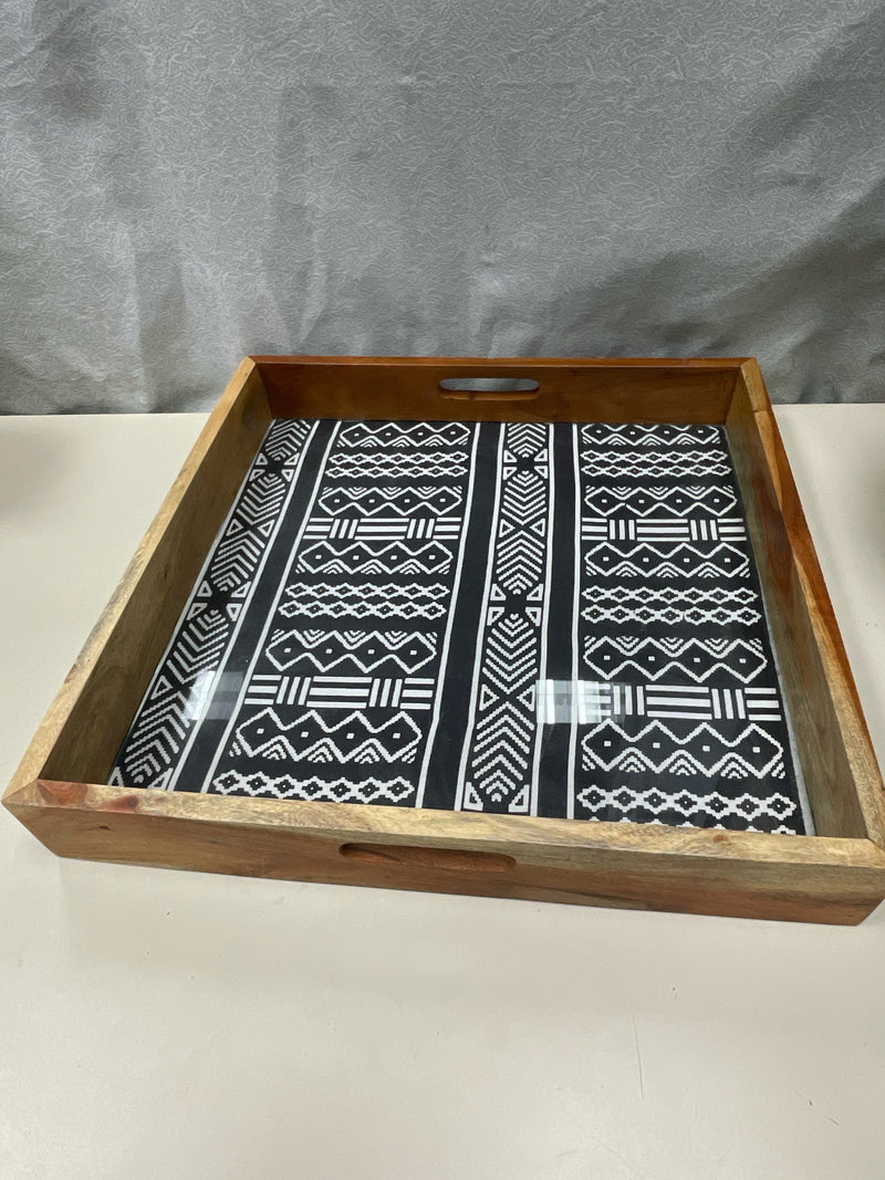 WOOD TRAY W/BLACK WHITE DESIGN