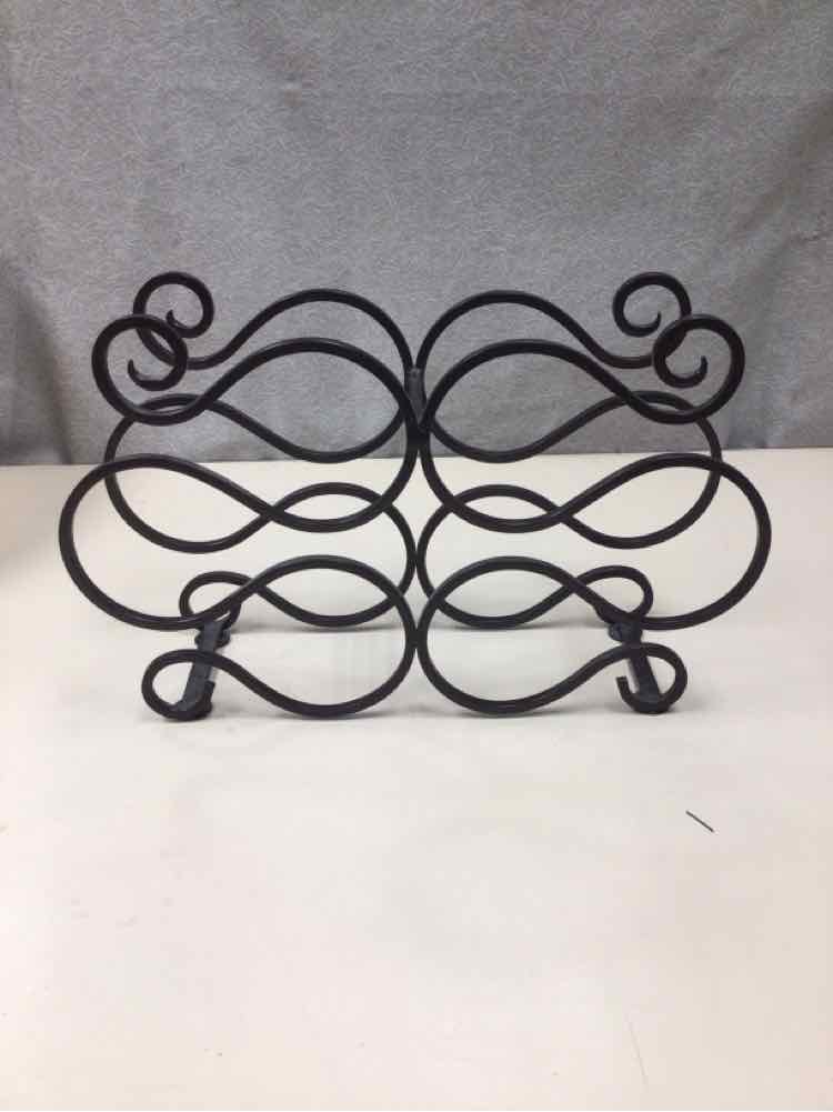 VINTAGE METAL WINE RACK
