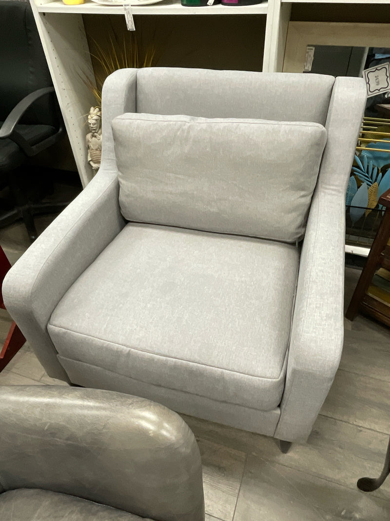 GREY UPHOL CHAIR W/CUSHION