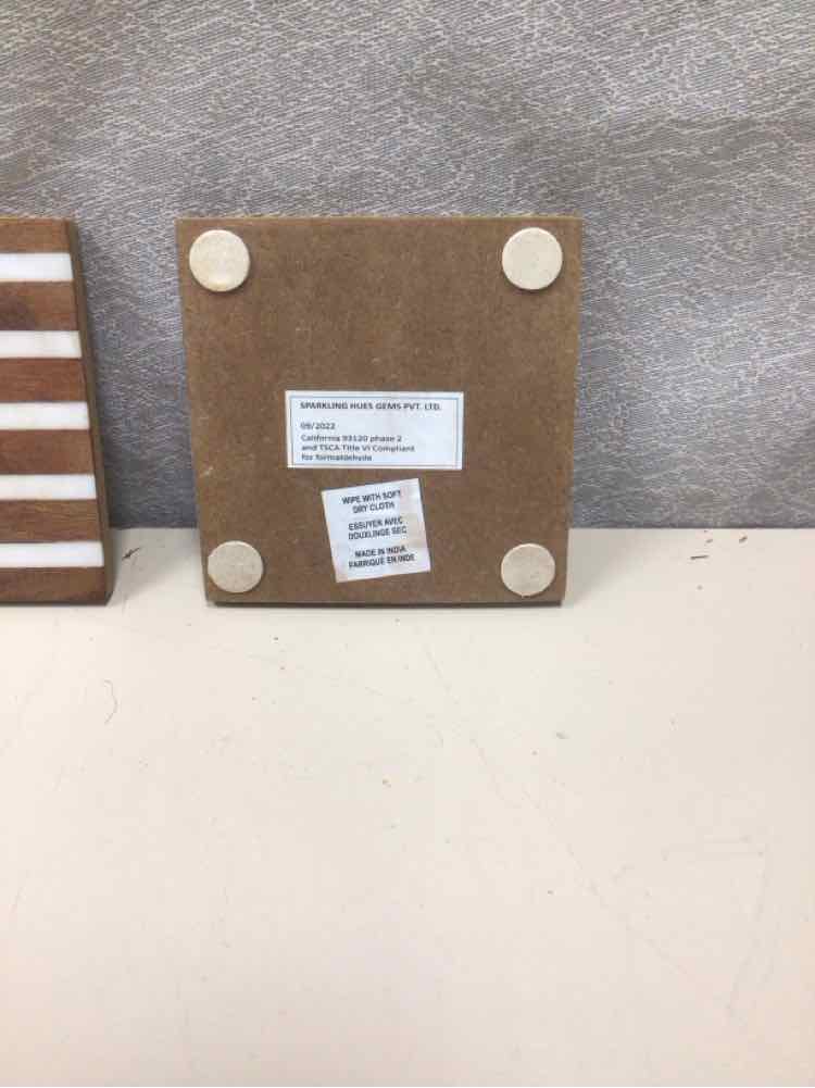 4 WOOD/WHITE STONE COASTERS