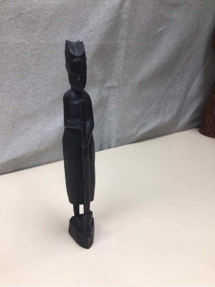 VINTAGE HAND-CARVED WOODEN WOMEN STATUE