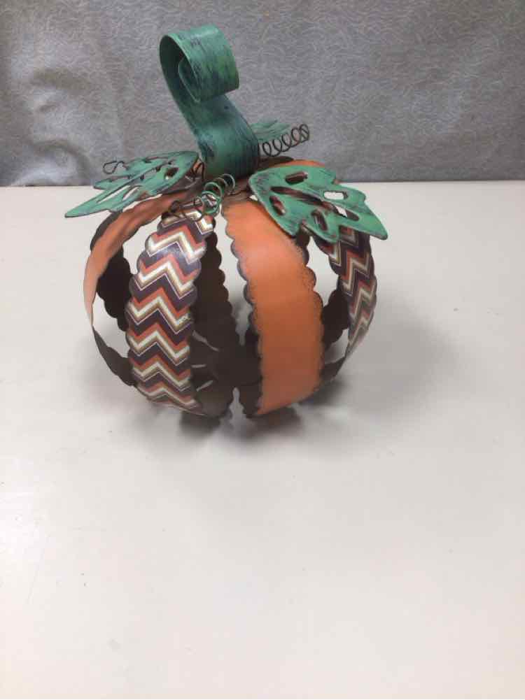 ORANGE METAL PUMPKIN