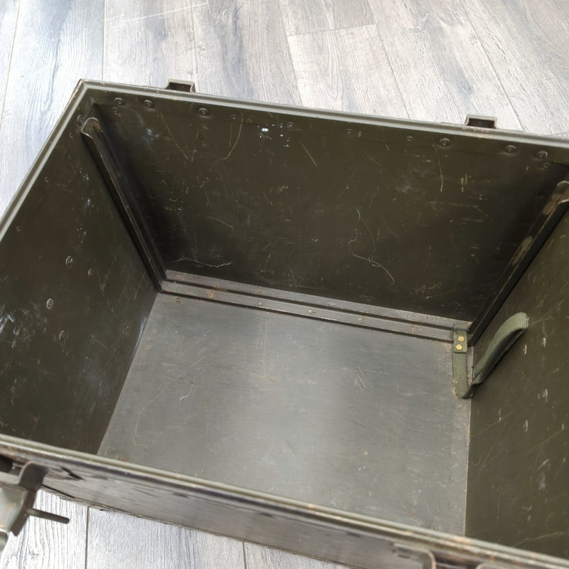 US MILITARY VINTAGE BOX