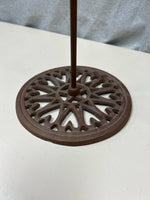 BROWN METAL WREATH STAND