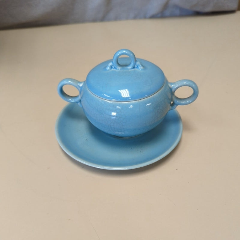 LIDDED BLUE CONTAINER W/DISH