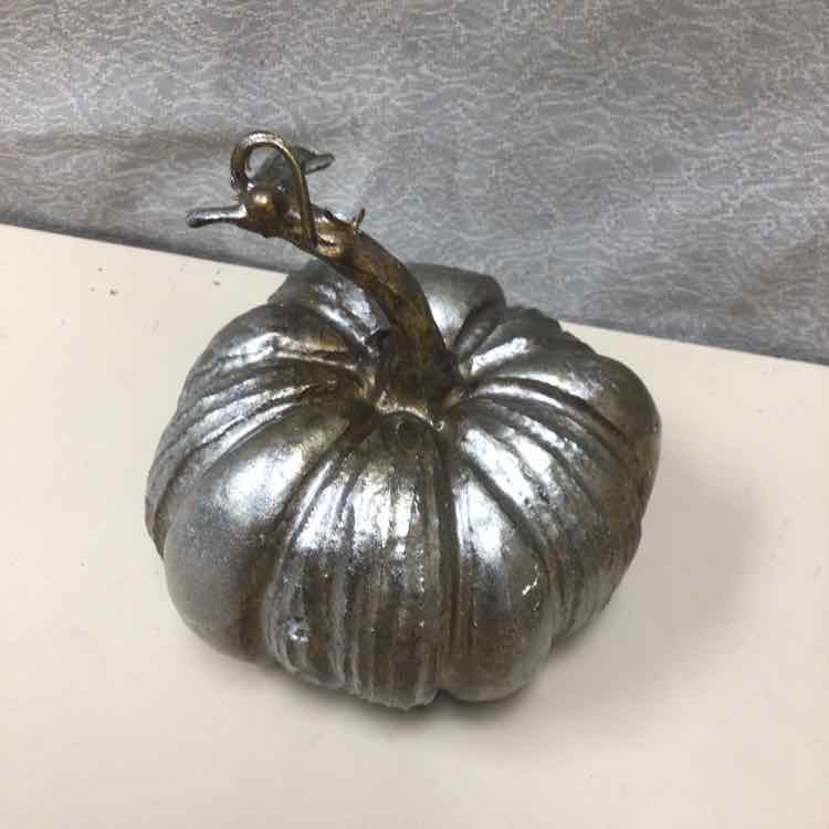 FOAM SILVER PUMPKIN
