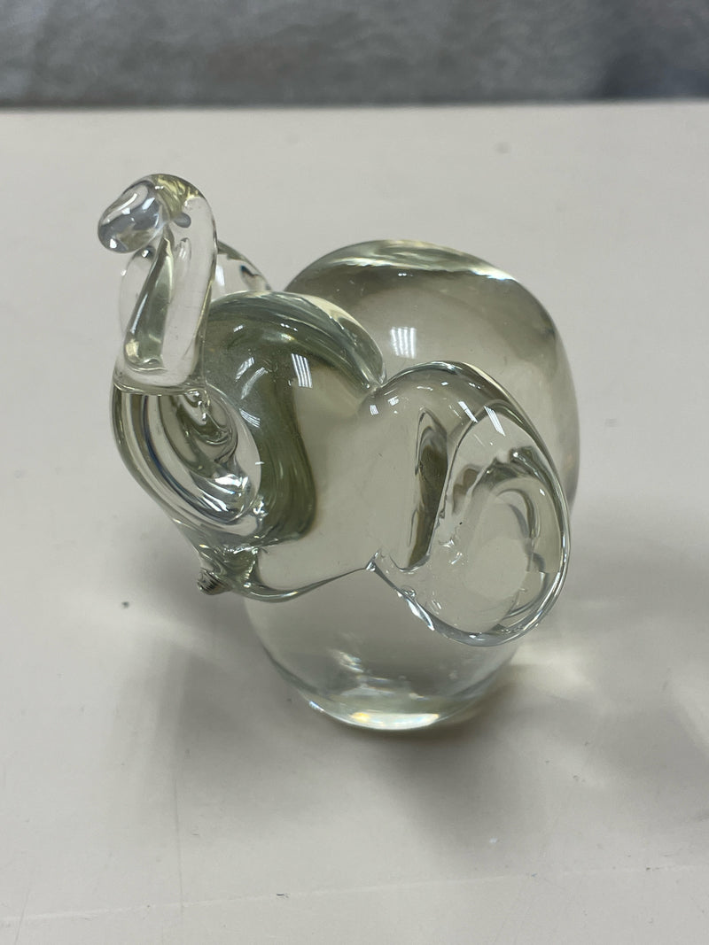 SHORT GLASS ELEPHANT