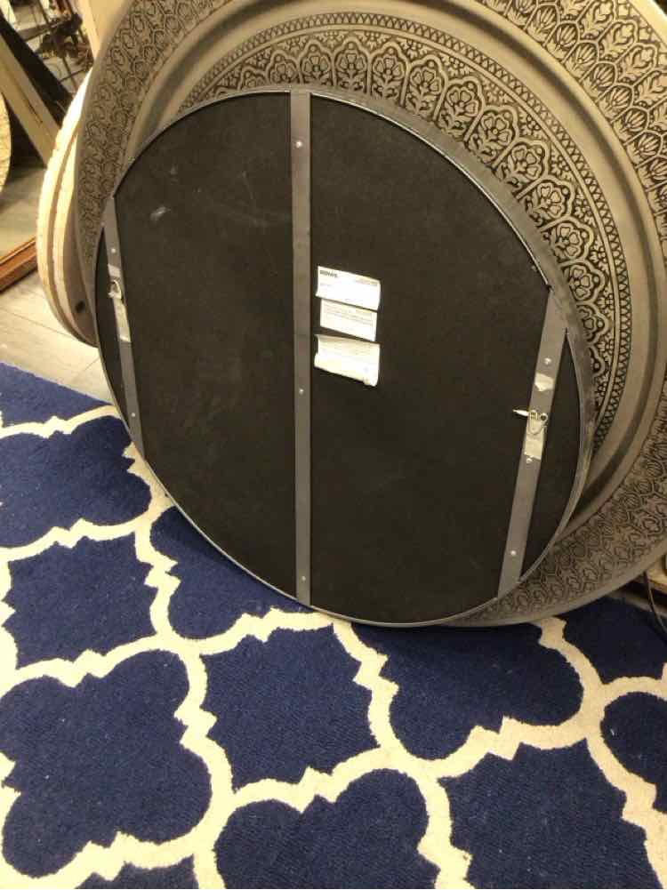 SILVER FRAME ROUND MIRROR