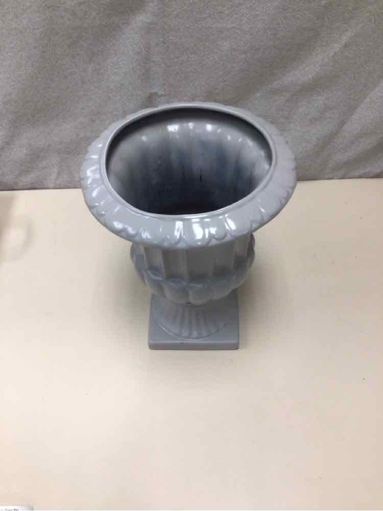 GRAY CERAMIC PLANTER