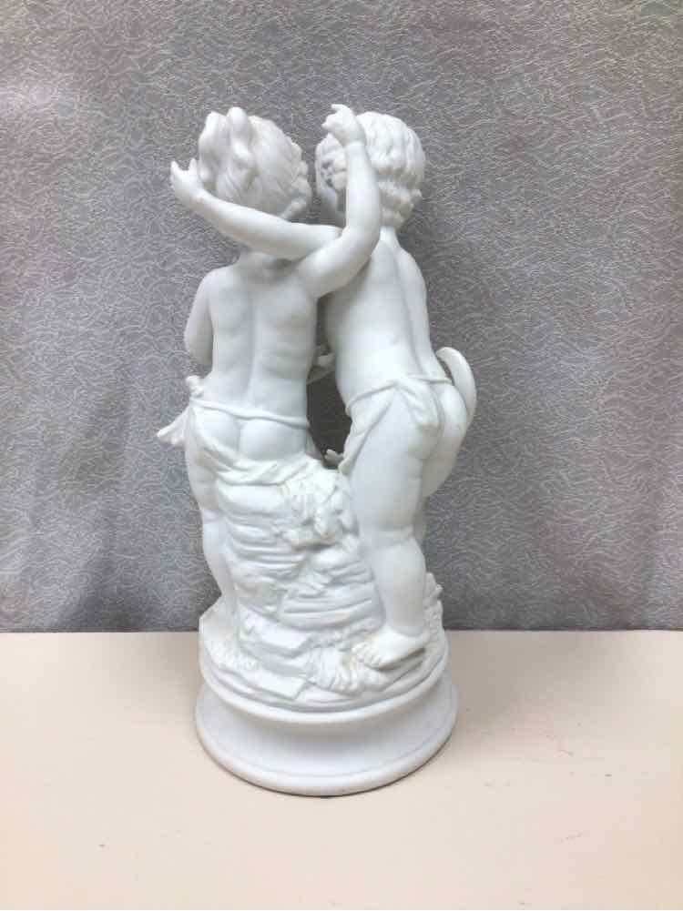 2 CHERUBS PORCELAIN STATUE