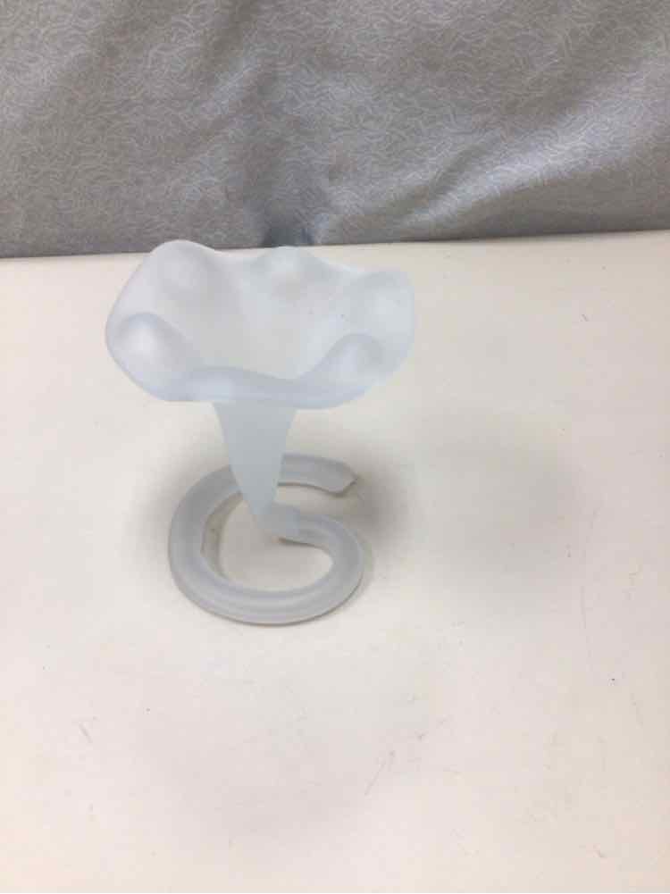 HAND BLOWN LILY GLASS VASE