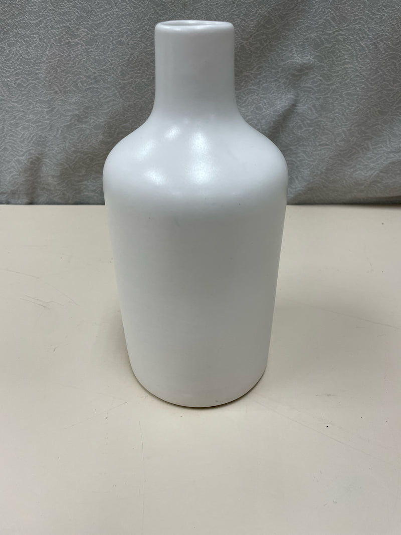 TALL CREAM VASE