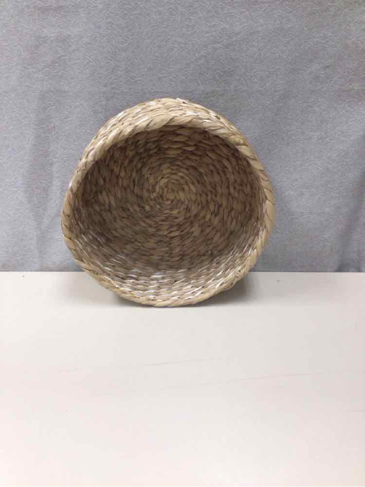 WHITE/BLONDE SEAGRASS BASKET