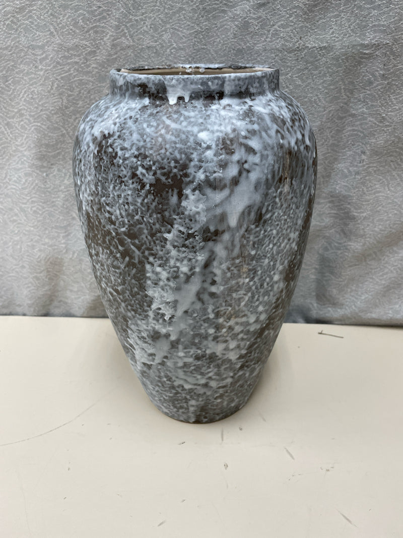 BROWN CERAMIC VASE
