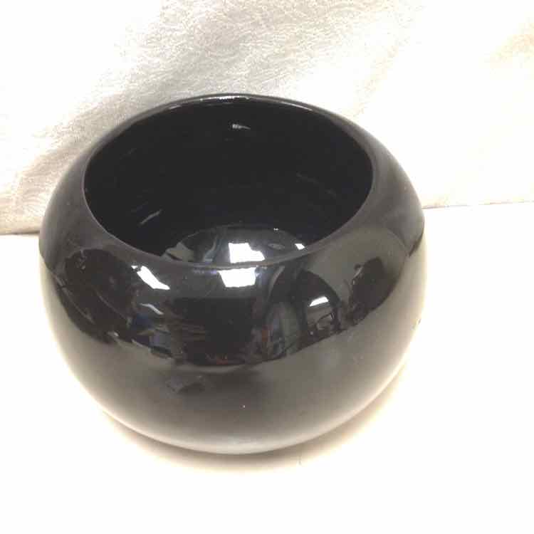 BLACK CERAMIC VASE