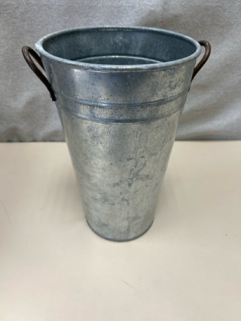 SILVER PAIL