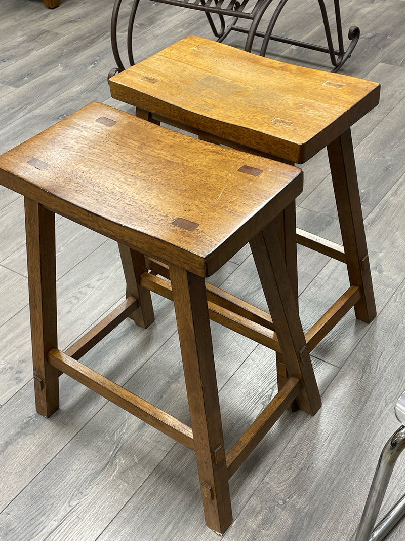 2 BROWN WOOD BACKLESS STOOLS