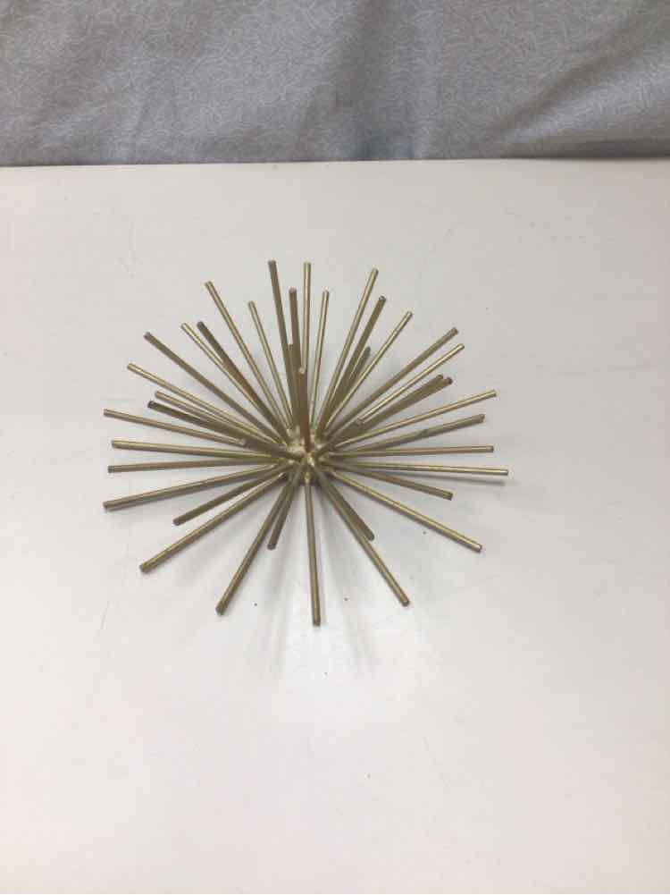 GOLD METAL STARBURST WALL DECOR