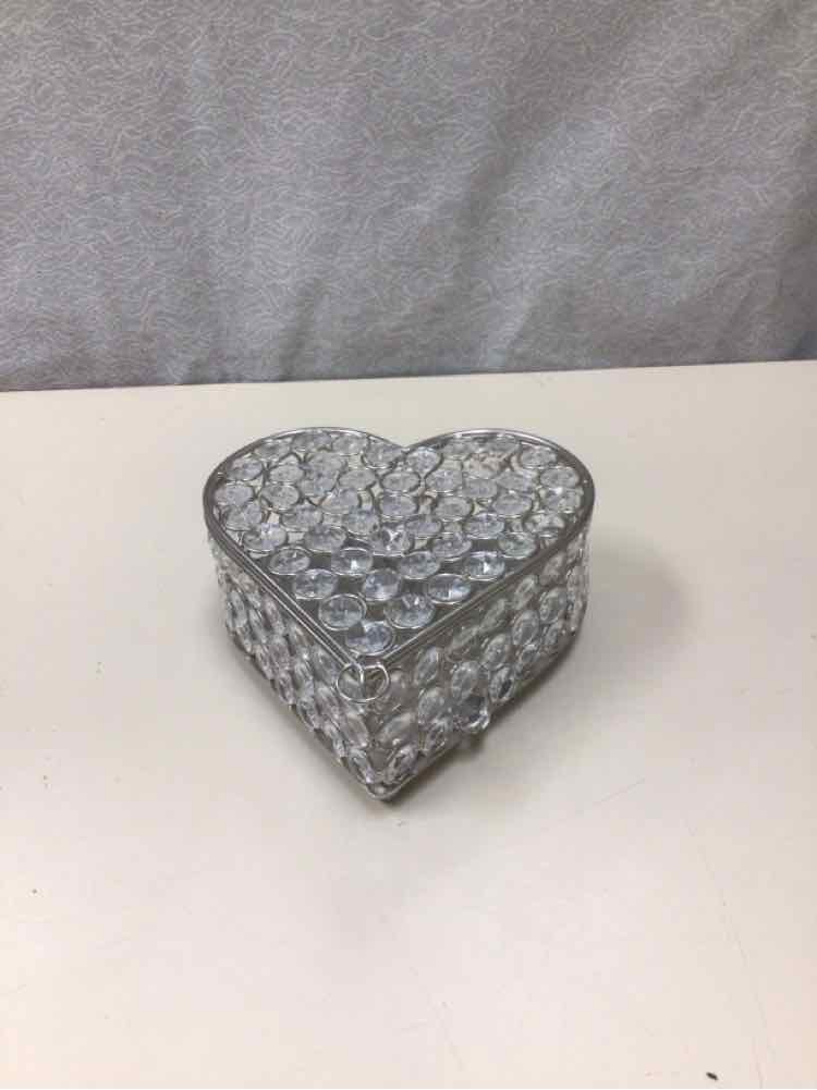 JEWELED HEART LIDDED CONT