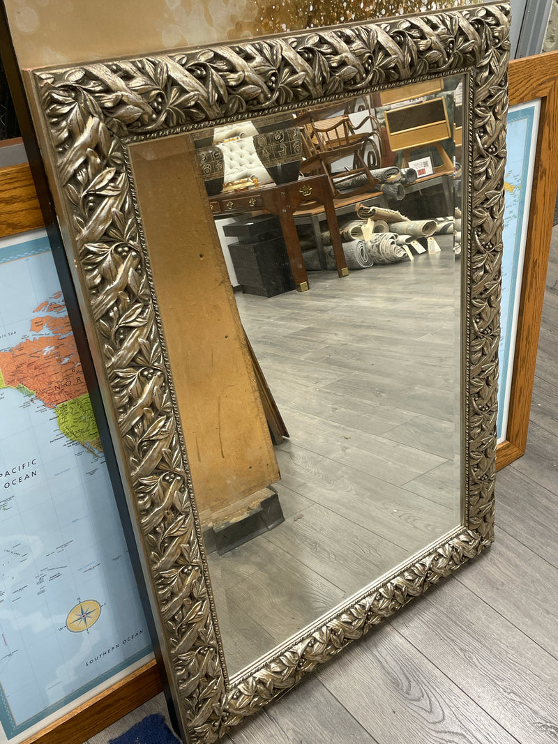 SILVER DESIGN FRAME MIRROR