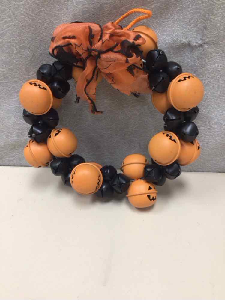 METAL JACK O LANTERN WREATH