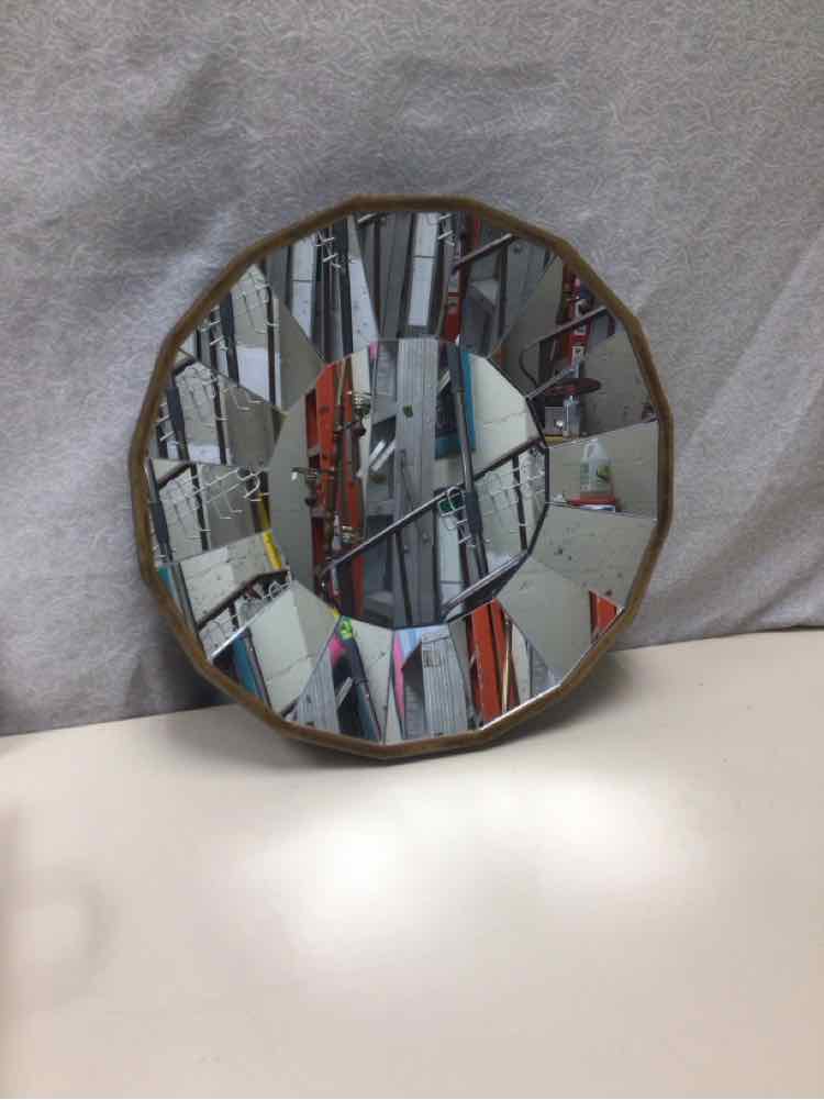 ROUND TILED WALL MIRROR