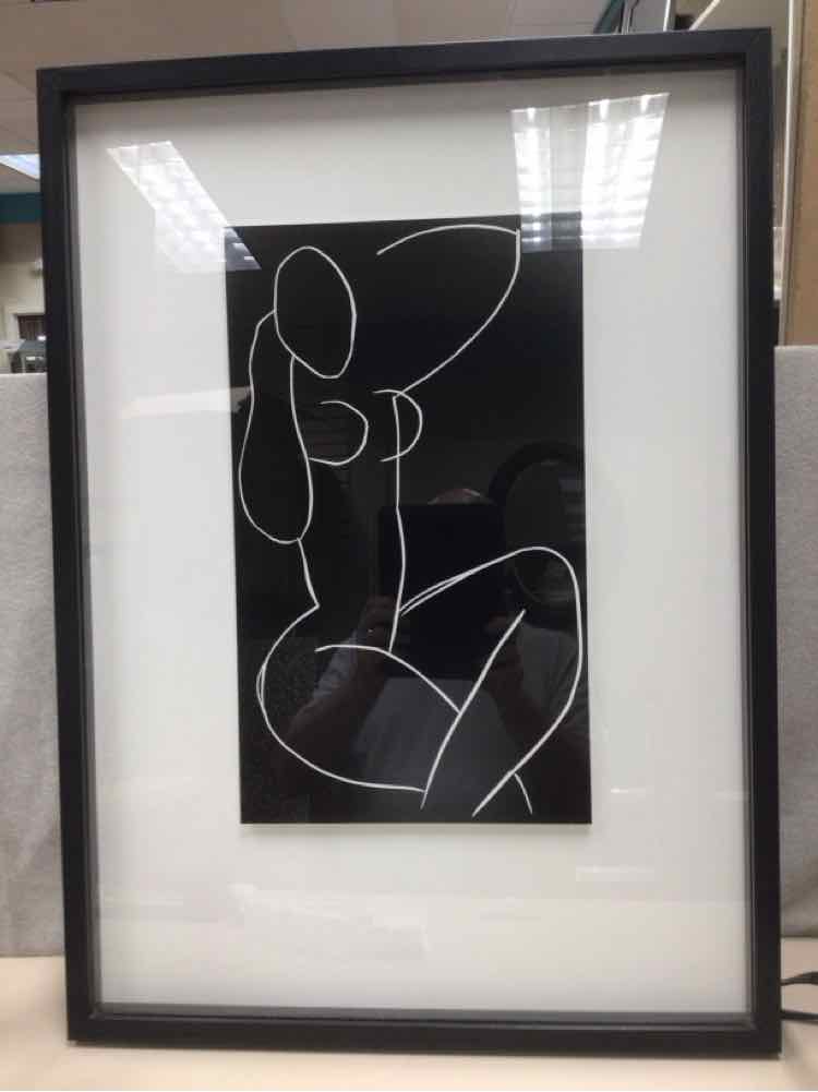 FEMALE FIGURE BLACK/WHITE