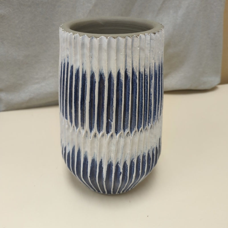 WHITE/BLUE RIDGED VASE