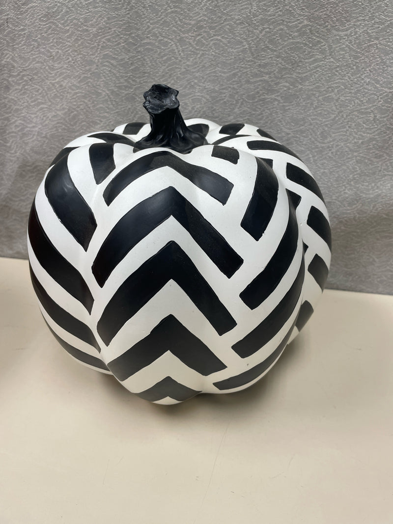 BLACK WHITE RESIN PUMPKIN