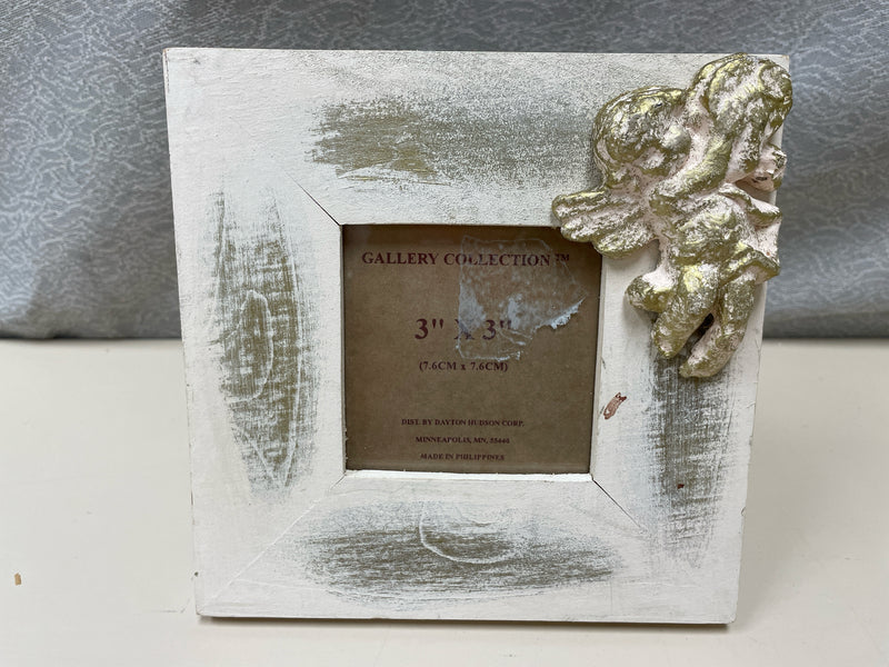 3 X 3 DISTRESSED FRAME W/CHERUB