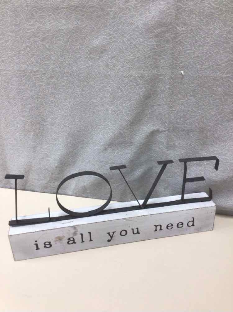 WOOD/METAL LOVE IS ALL YOU NEED