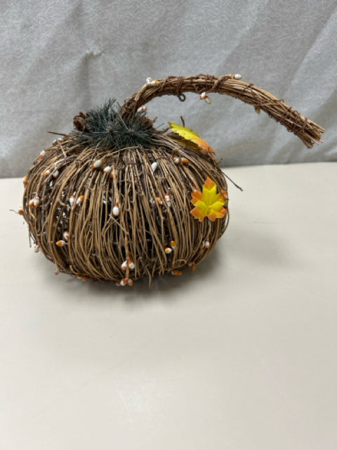 GRAPEVINE PUMPKIN