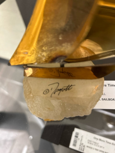 GOLD METAL SAILBOAT ON QUARTZ