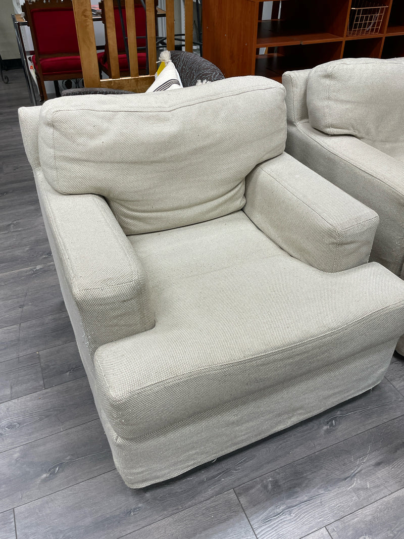 BEIGE ACCENT CHAIR