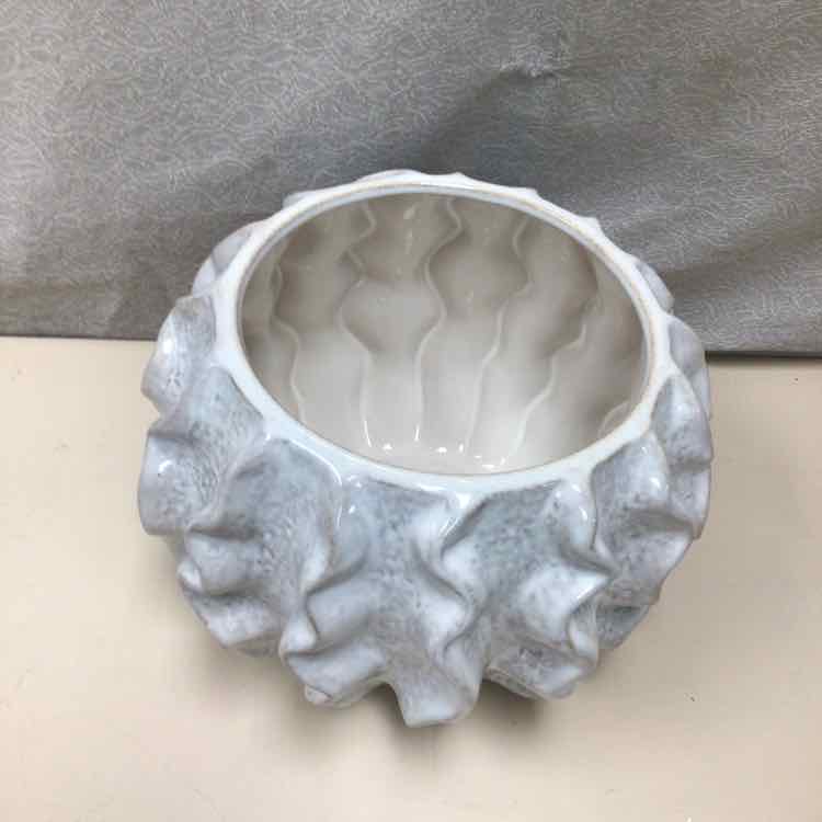 WAVY TEXTURE VASE