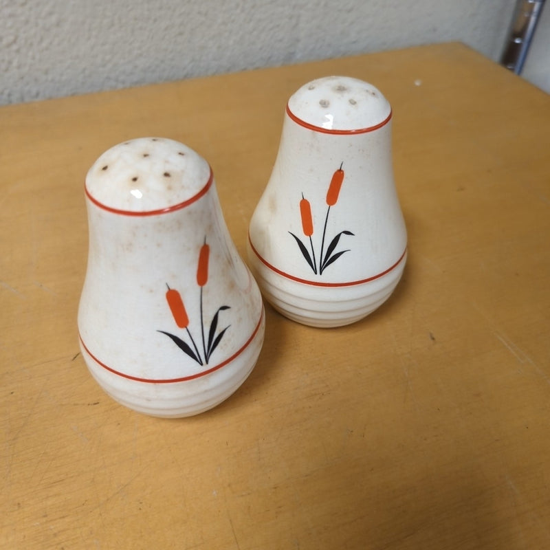 VINTAGE CAT TAIL PEAR SHAPE S & P SHAKERS