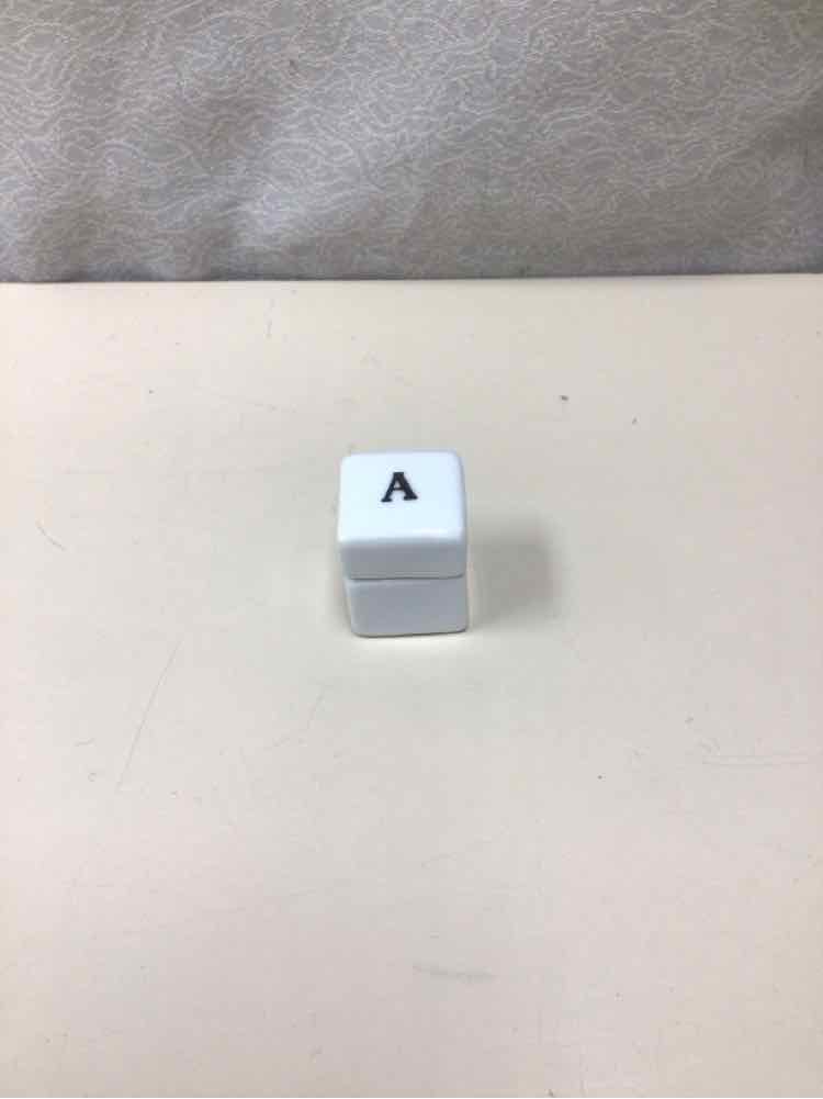 HOMEART WHITE PORCELAIN BOX W/LID