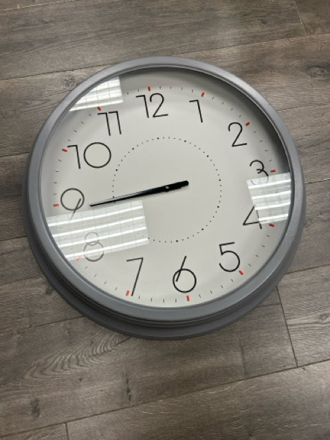 GREY FRAME HANGING CLOCK