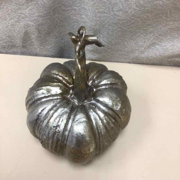 FOAM SILVER PUMPKIN